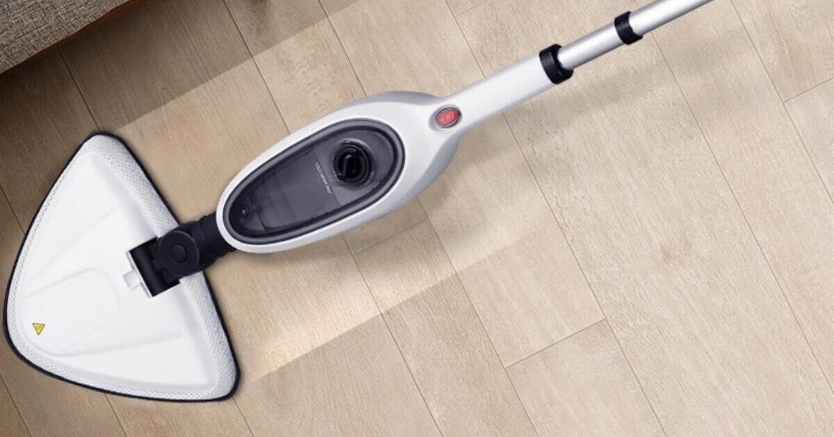 Using steam mop for home floor cleaning