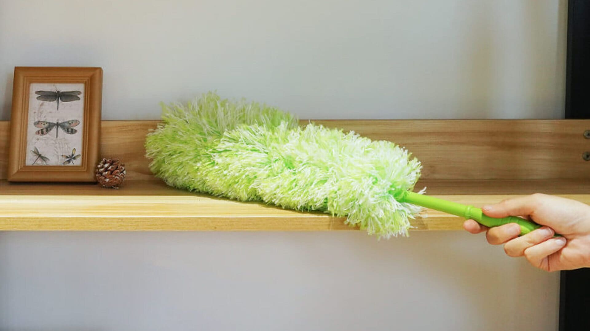 Microfiber Dusters vs Swiffer Dusters